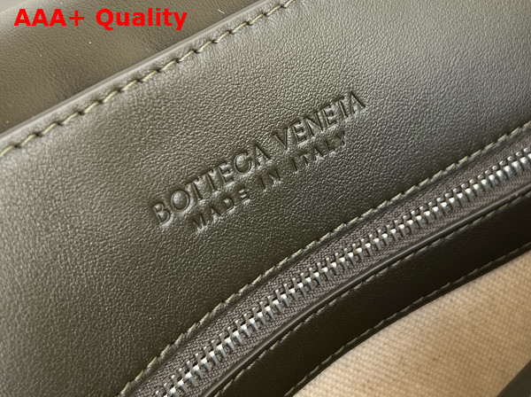 Bottega Veneta Andiamo Messenger in Kaki Intrecciato Leather Replica