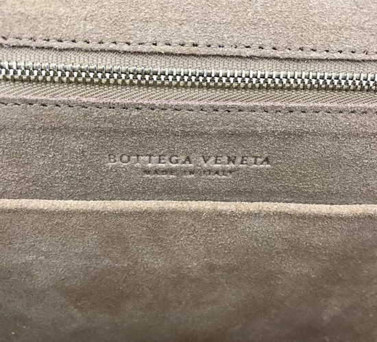 Bottega Veneta Arco 33 Bag in Palmellato Kaki