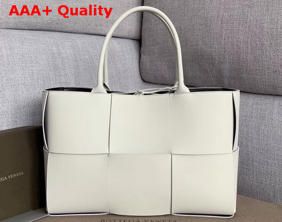 Bottega Veneta Arco Tote Bianco Maxi Weave Nappa Leather Replica