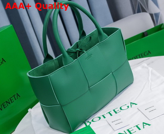 Bottega Veneta Arco Tote Racing Green Replica