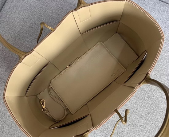 Bottega Veneta Arco Tote in Maxi Intreccio Moutarde