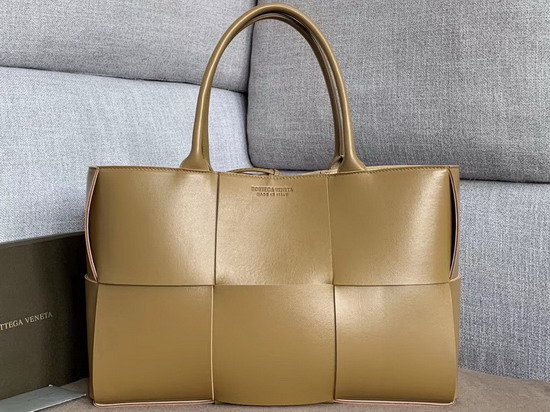 Bottega Veneta Arco Tote in Maxi Intreccio Moutarde