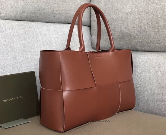 Bottega Veneta Arco Tote in Maxi Intreccio Rust