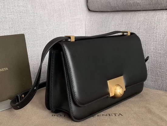 Bottega Veneta BV Classic Bag in French Calfskin Nero