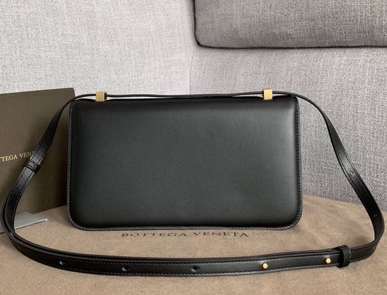 Bottega Veneta BV Classic Bag in French Calfskin Nero