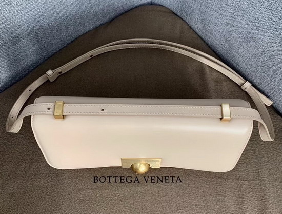 Bottega Veneta BV Classic Bag in Nude French Calfskin