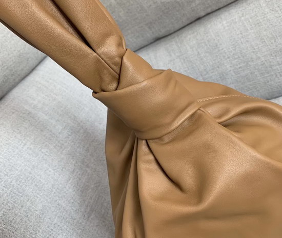 Bottega Veneta BV Twist in Calfskin Caramel