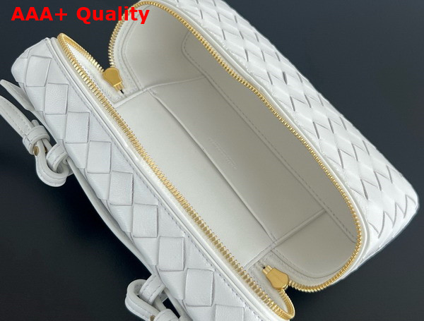 Bottega Veneta Bang Bang Vanity Case in White Intrecciato Leather Replica