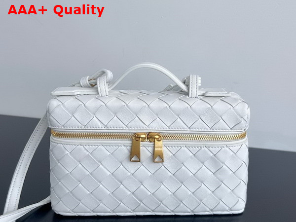 Bottega Veneta Bang Bang Vanity Case in White Intrecciato Leather Replica