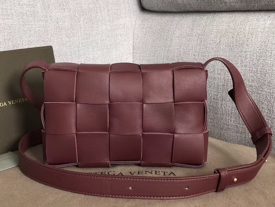 Bottega Veneta Cassette Bag in Maxi Intreccio Bordeaux