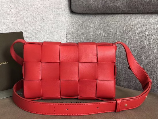 Bottega Veneta Cassette Bag in Maxi Intreccio Bright Red