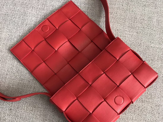 Bottega Veneta Cassette Bag in Maxi Intreccio Bright Red