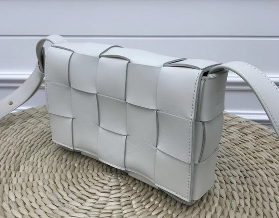 Bottega Veneta Cassette Bag in Maxi Intreccio White