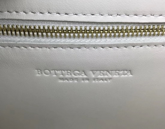 Bottega Veneta Cassette Bag in Maxi Intreccio White