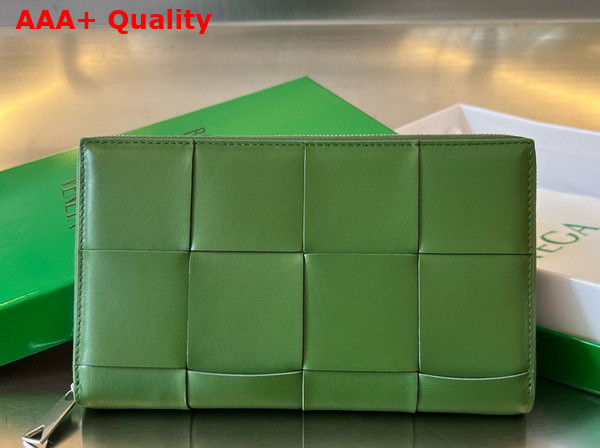 Bottega Veneta Cassette Zip Around Wallet in Avocado Intrecciato Leather Replica