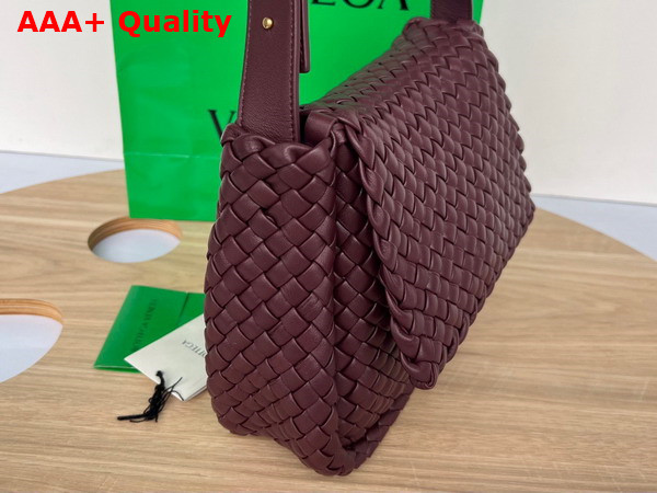 Bottega Veneta Cobble Shoulder Bag Bordeaux Lamb Skin Replica