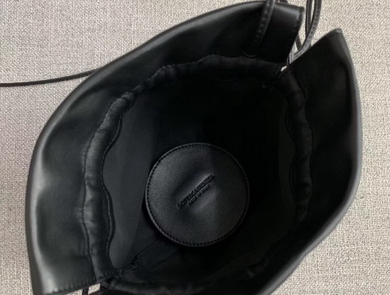 Bottega Veneta Drawstring Pouch in Nero Nappa