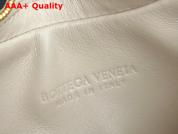 Bottega Veneta Hula Hoop Shoulder Bag in Sea Salt Smooth Leather with Double Coaxial Strap Replica