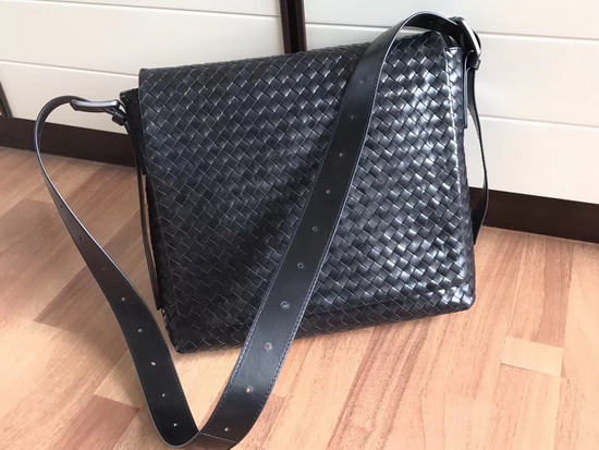 Bottega Veneta Intrecciato Calf Messenger Bag in Black