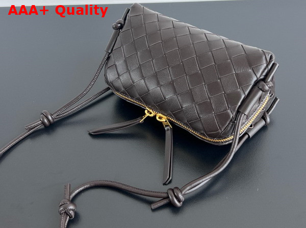 Bottega Veneta Intrecciato Concert Pouch in Fondant Intrecciato Nappa Leather Replica