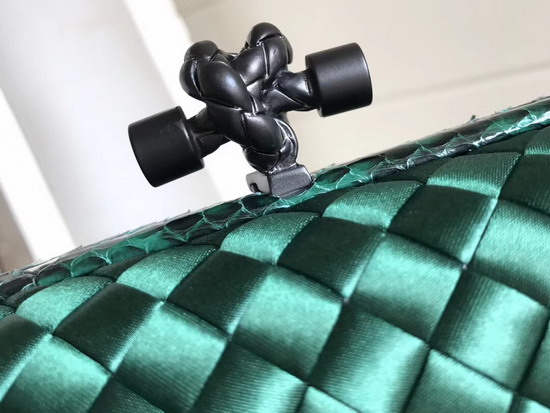 Bottega Veneta Intrecciato Impero Chain Knot in Emerald Green Silk