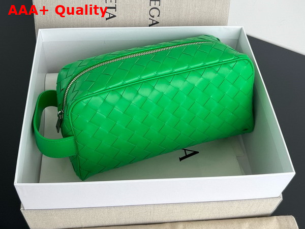 Bottega Veneta Intrecciato Travel Pouch Parakeet Intrecciato Leather Replica