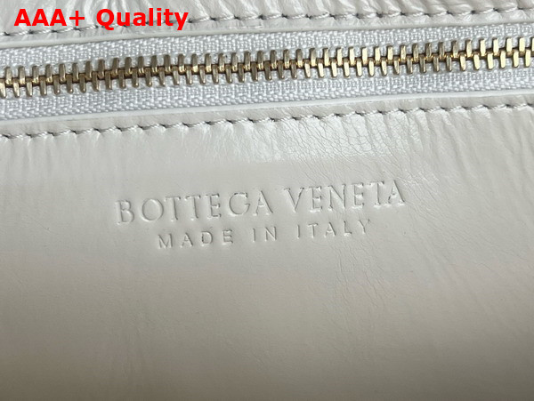 Bottega Veneta Kalimero Citta Shoulder Bag in Bone Soft Foulard Intreccio Leather with Sliding Shoulder Strap Replica