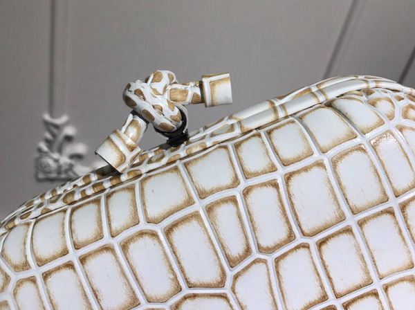 Bottega Veneta Knot in Beige Crocodile