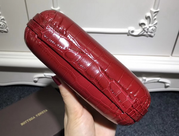 Bottega Veneta Knot in Red Crocodile