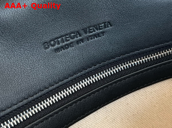 Bottega Veneta Large Andiamo Messenger Bag in Black Intrecciato Leather Replica