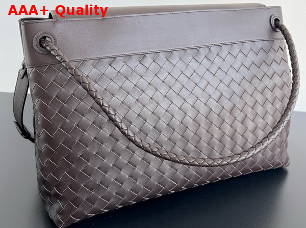 Bottega Veneta Large Andiamo Messenger Bag in Fondant Intrecciato Leather Replica