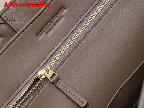 Bottega Veneta Large Andiamo Top Handle Bag in Fondant Intrecciato Lambskin Replica