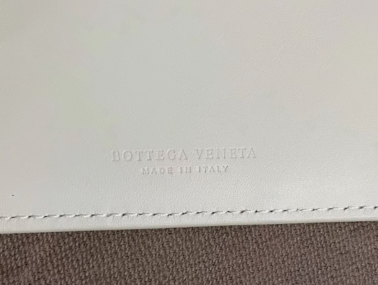 Bottega Veneta Large Card Case in Mist Nappa Lambskin