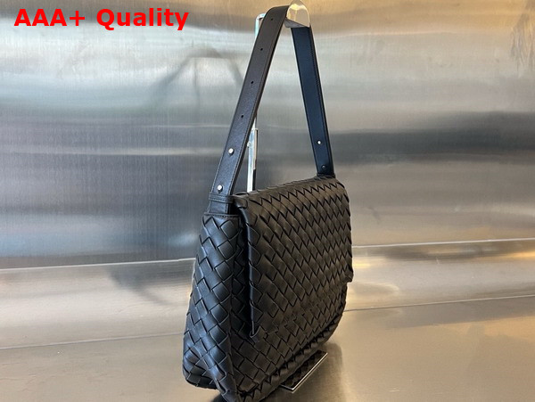 Bottega Veneta Large Cobble Messenger in Black Replica