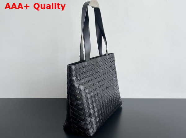 Bottega Veneta Large Intrecciato Zipped Tote Bag in Black Intrecciato Leather Replica