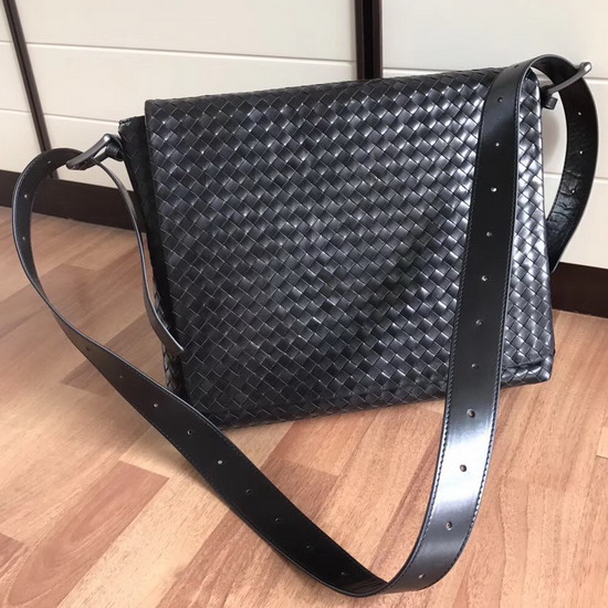 Bottega Veneta Large Messenger Bag in Black Calf Leather