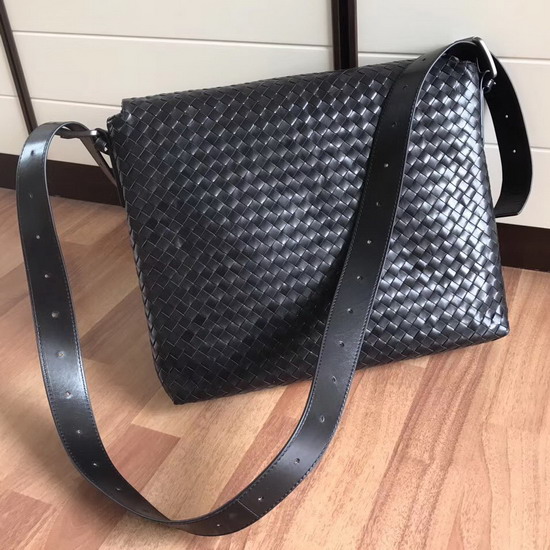 Bottega Veneta Large Messenger Bag in Black Calf Leather