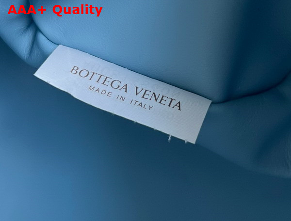 Bottega Veneta Lets Go Shoulder Bag with Elongated Foldable Shape in Ice Padded Intrecciato Leather Replica