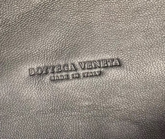 Bottega Veneta Maxi Cabat 30 in Nero Nappa Lambskin