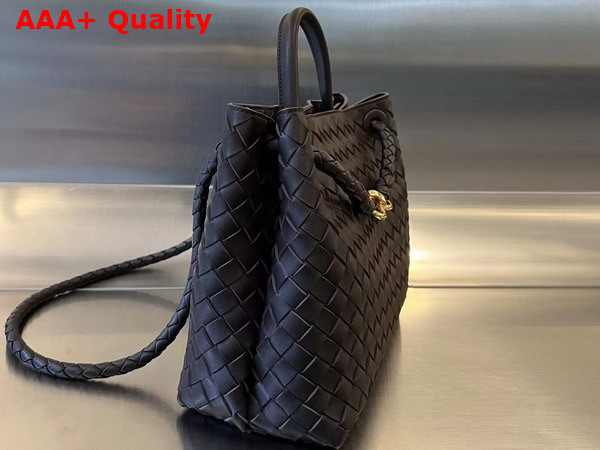 Bottega Veneta Medium Andiamo in Fondant Intrecciato Leather Replica