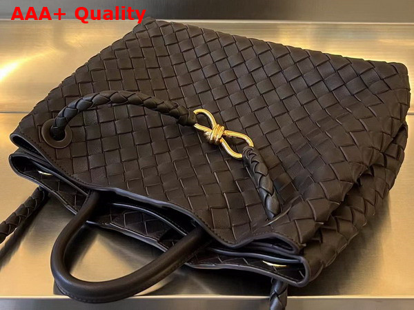 Bottega Veneta Medium Andiamo in Fondant Intrecciato Leather Replica