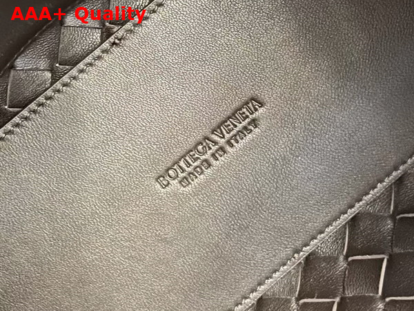 Bottega Veneta Medium Andiamo in Fondant Intrecciato Leather Replica