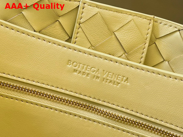 Bottega Veneta Medium Andiamo Ice Cream Intrecciato Leather Replica