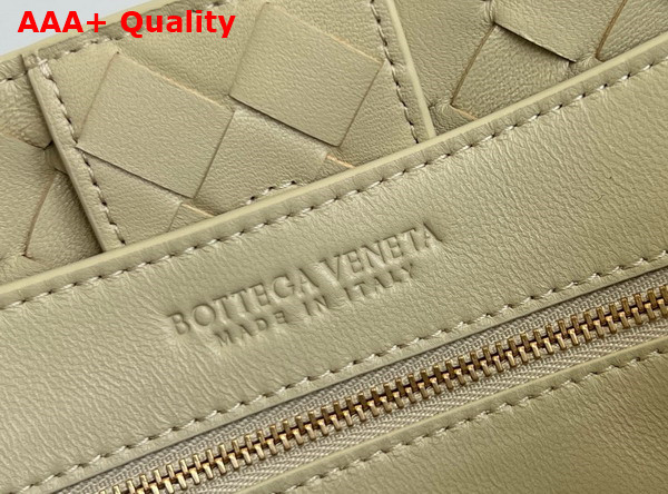 Bottega Veneta Medium Andiamo Light Butterscotch Intrecciato Leather Replica