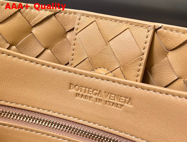 Bottega Veneta Medium Andiamo Top Handle Bag in Beige Intrecciato Leather Replica