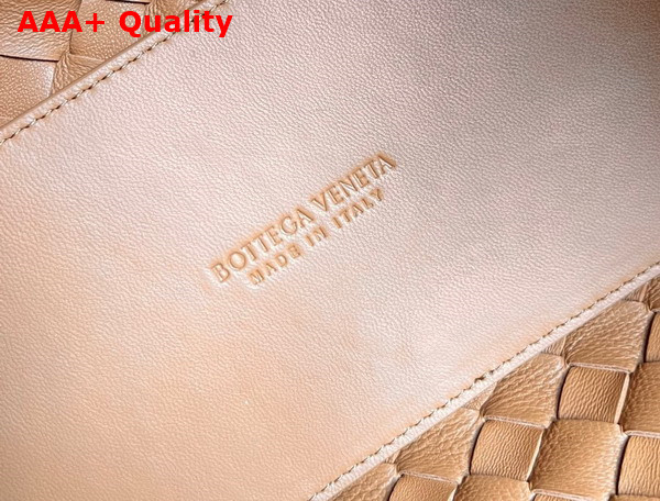 Bottega Veneta Medium Andiamo Top Handle Bag in Caramel Intrecciato Leather Replica