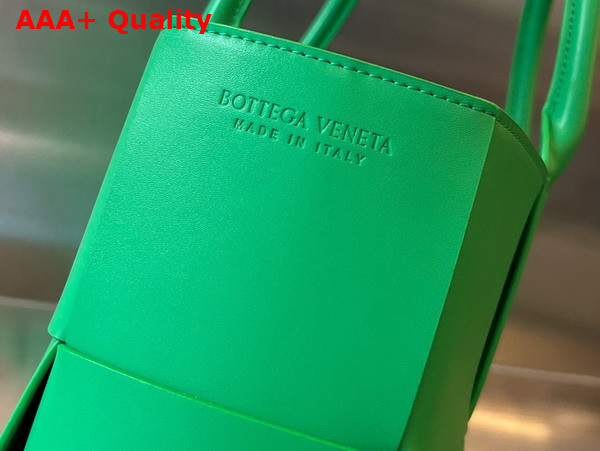 Bottega Veneta Medium Arco Tote Bag Parakeet Intrecciato Leather Replica