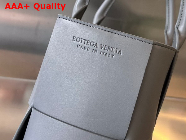 Bottega Veneta Medium Arco Tote Bag Thunder Intrecciato Leather Replica