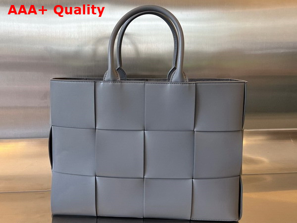 Bottega Veneta Medium Arco Tote Bag Thunder Intrecciato Leather Replica