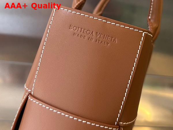 Bottega Veneta Medium Arco Tote Bag in Natural Intrecciato Leather with Edge Stitching Replica